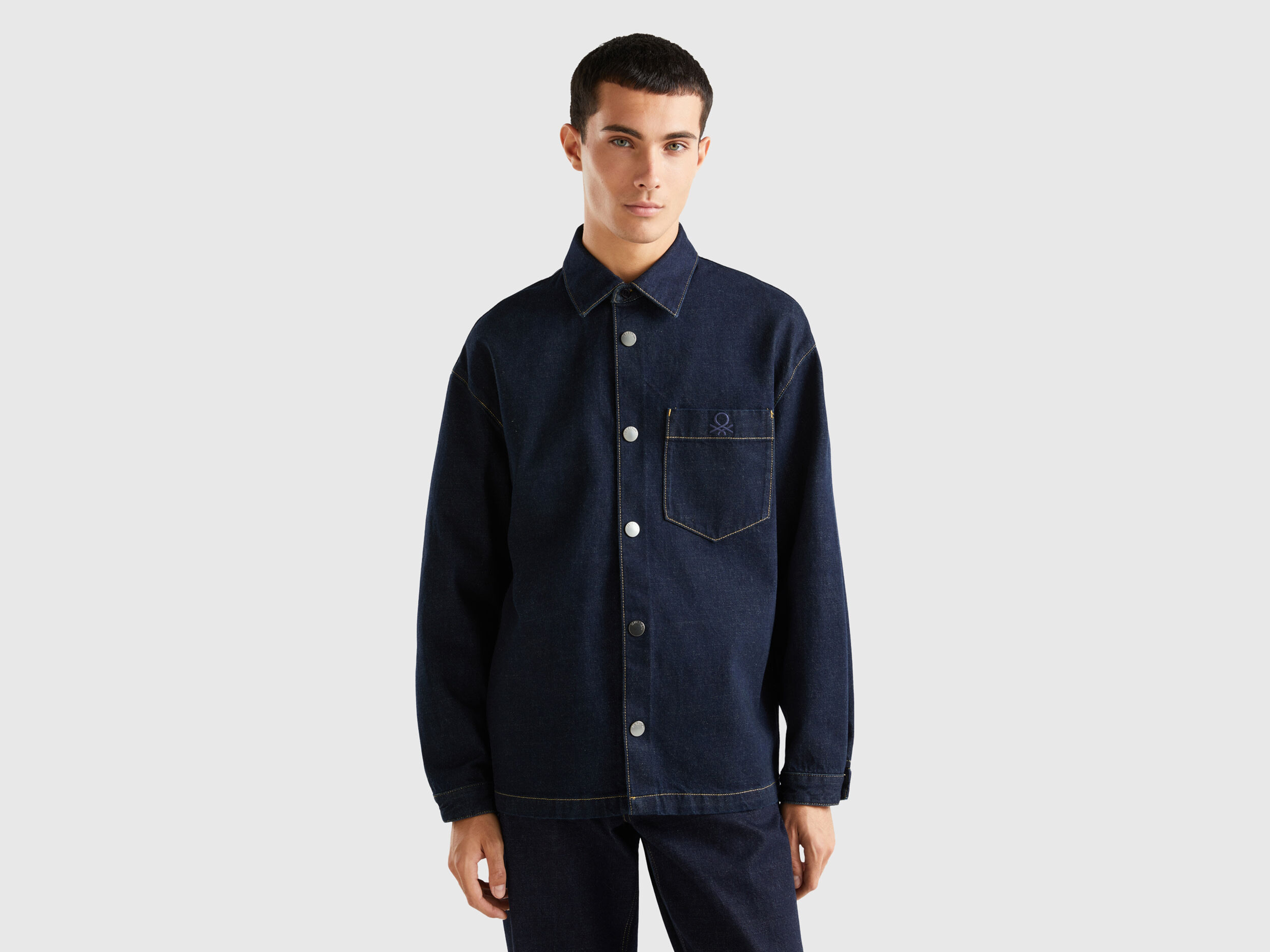 Minimalist denim shirt Modern fit | Le 31 | Shop Men's Solid Shirts Online  | Simons